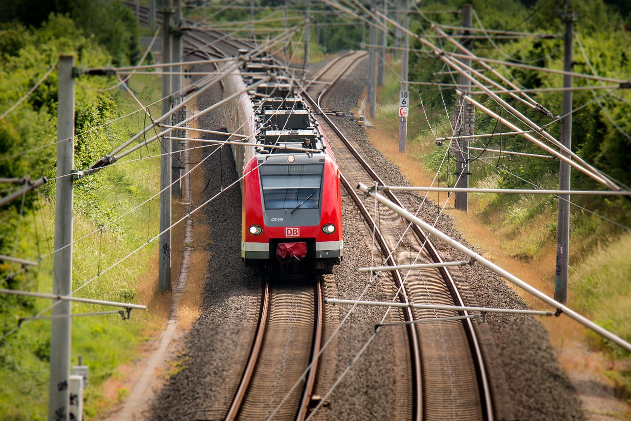train 02